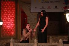 Бывший муж на коленях, но Севиль не верит мольбам о прощении, уверениям в любви – драма в Шеки (ФОТО/ВИДЕО)