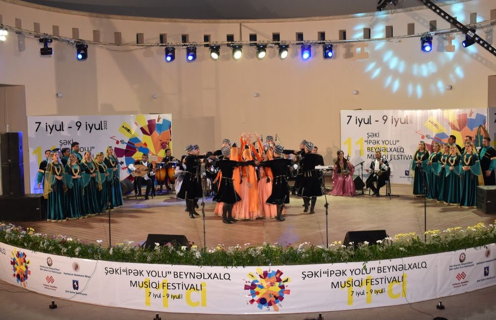 Бывший муж на коленях, но Севиль не верит мольбам о прощении, уверениям в любви – драма в Шеки (ФОТО/ВИДЕО)