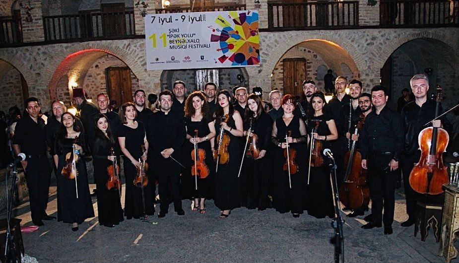 Бывший муж на коленях, но Севиль не верит мольбам о прощении, уверениям в любви – драма в Шеки (ФОТО/ВИДЕО)