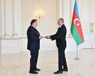 Президент Ильхам Алиев принял верительные грамоты новоназначенного посла Чешской Республики в Азербайджане (ФОТО/ВИДЕО)