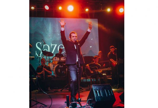 В рамках летнего фестиваля Şazeli Bahçe в Баку прошел концерт турецкой звезды Ферхата Гёчера (ВИДЕО, ФОТО)