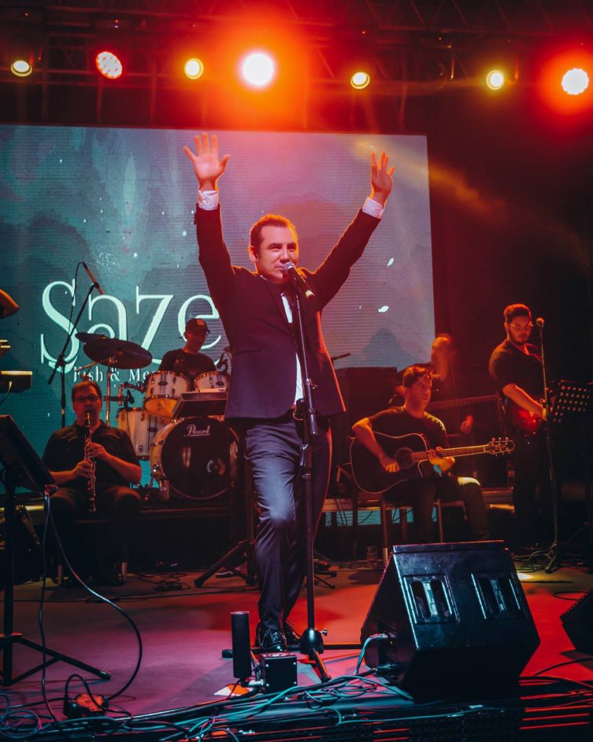 В рамках летнего фестиваля Şazeli Bahçe в Баку прошел концерт турецкой звезды Ферхата Гёчера (ВИДЕО, ФОТО)