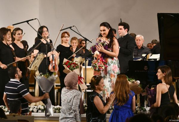 Жара в Баку не смогла помешать насладиться настоящим искусством (ФОТО/ВИДЕО)