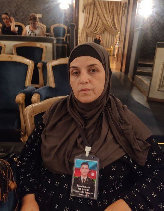 Со слезами на глазах… Для матерей шехидов Карабахской войны показан спектакль "На одном дыхании" (ВИДЕО, ФОТО)