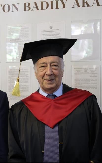 "Узбекский народ - прекрасный, чистейший и честнейший" - Чингиз Фарзалиев на церемонии вручения мантии почетного академика Академии художеств Узбекистана (ФОТО)