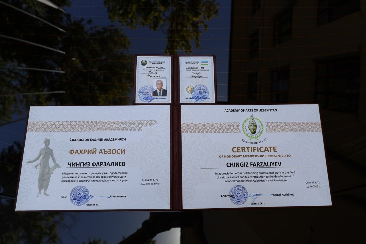 "Узбекский народ - прекрасный, чистейший и честнейший" - Чингиз Фарзалиев на церемонии вручения мантии почетного академика Академии художеств Узбекистана (ФОТО)