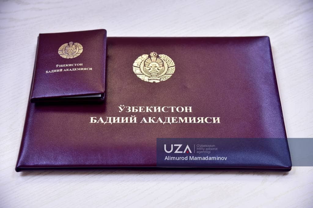 "Узбекский народ - прекрасный, чистейший и честнейший" - Чингиз Фарзалиев на церемонии вручения мантии почетного академика Академии художеств Узбекистана (ФОТО)