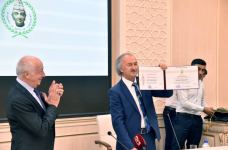 "Узбекский народ - прекрасный, чистейший и честнейший" - Чингиз Фарзалиев на церемонии вручения мантии почетного академика Академии художеств Узбекистана (ФОТО)