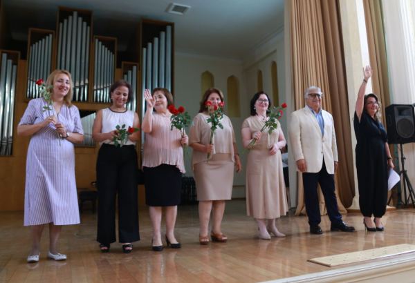 В Бакинской музыкальной академии прошел праздничный вечер выпускников (ФОТО)