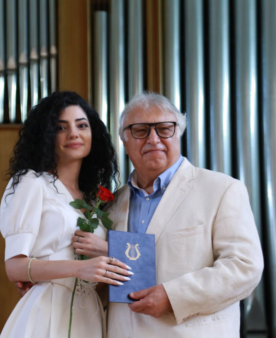 В Бакинской музыкальной академии прошел праздничный вечер выпускников (ФОТО)