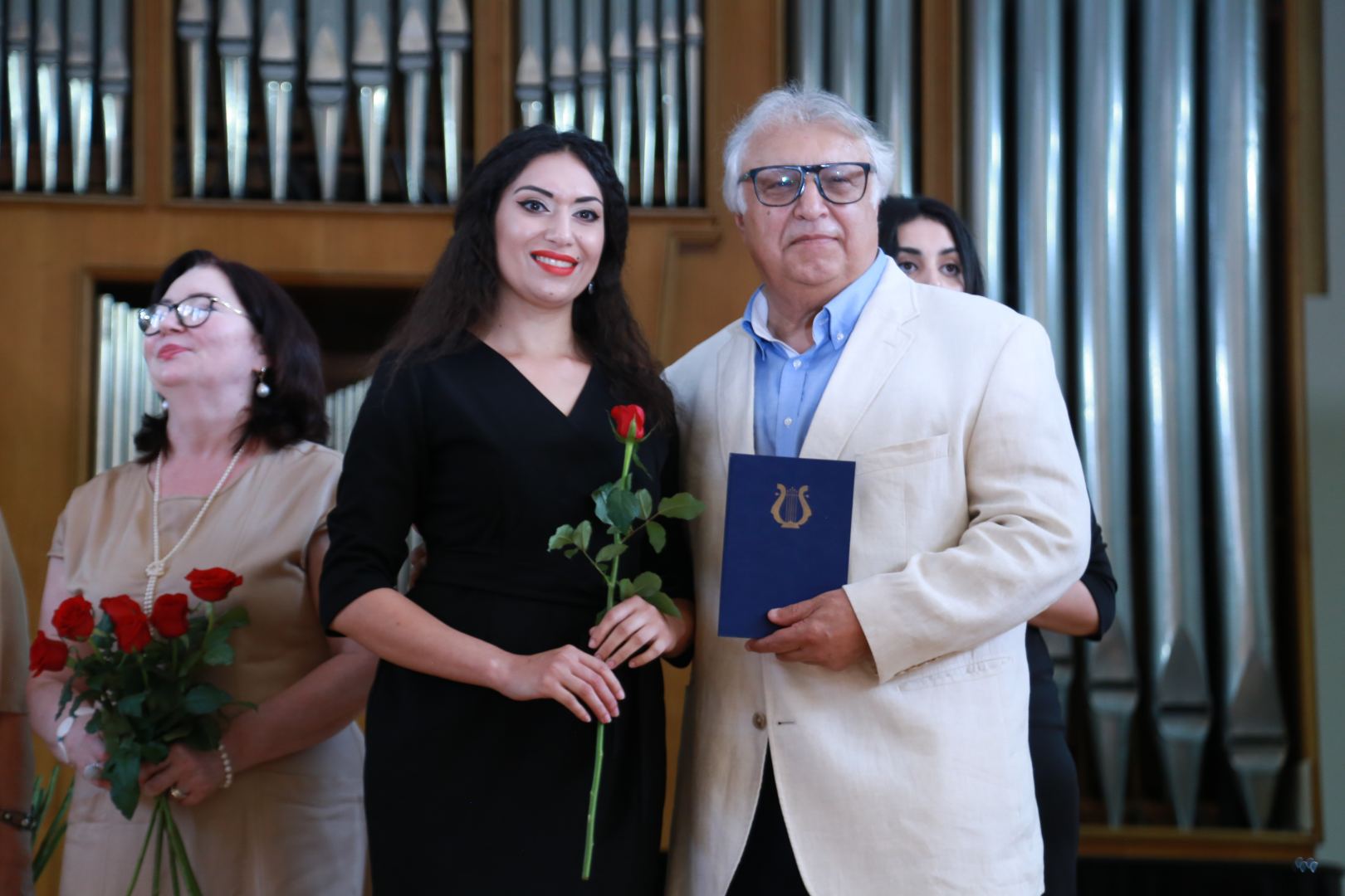 В Бакинской музыкальной академии прошел праздничный вечер выпускников (ФОТО)