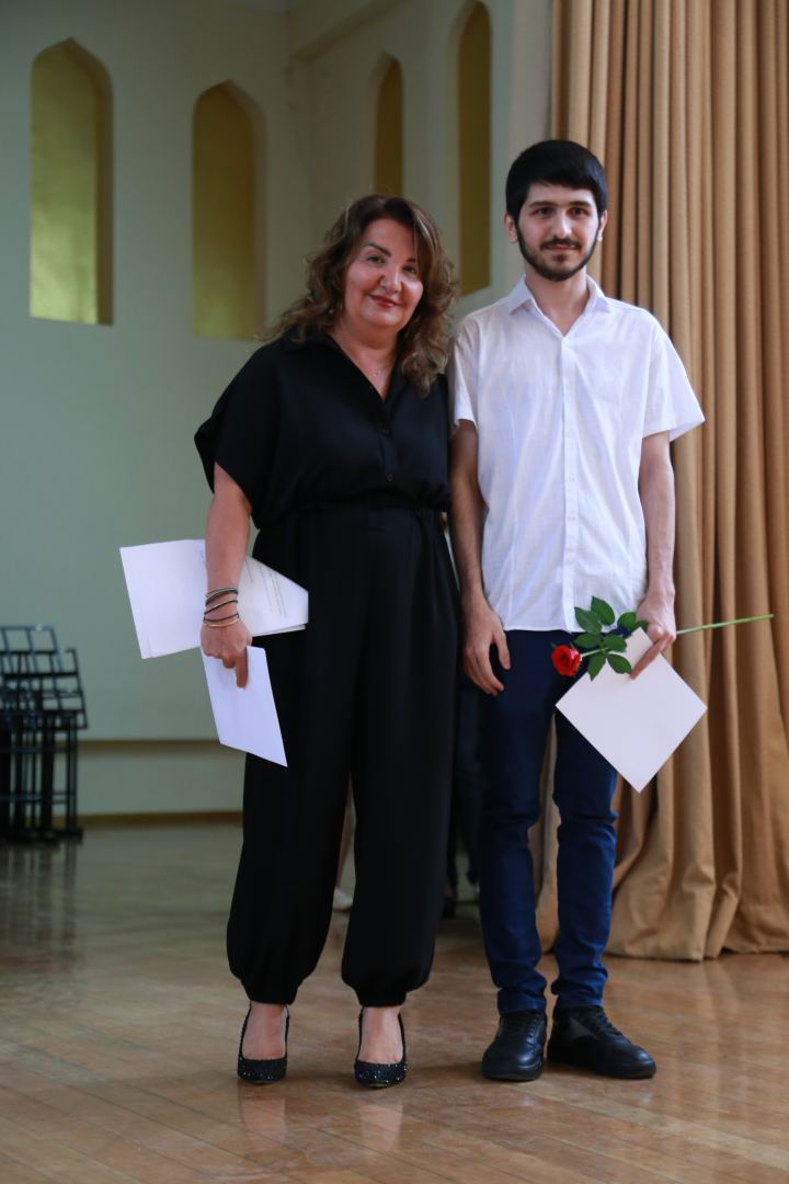 В Бакинской музыкальной академии прошел праздничный вечер выпускников (ФОТО)