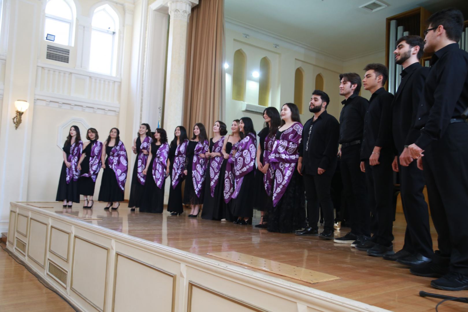 В Бакинской музыкальной академии прошел праздничный вечер выпускников (ФОТО)