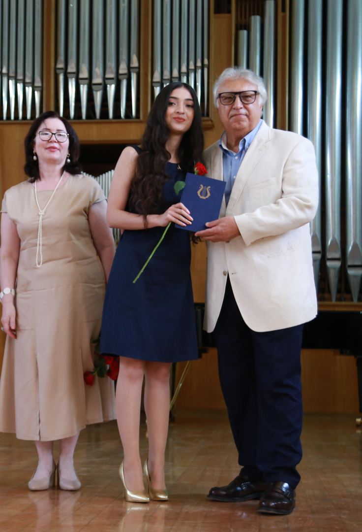 В Бакинской музыкальной академии прошел праздничный вечер выпускников (ФОТО)