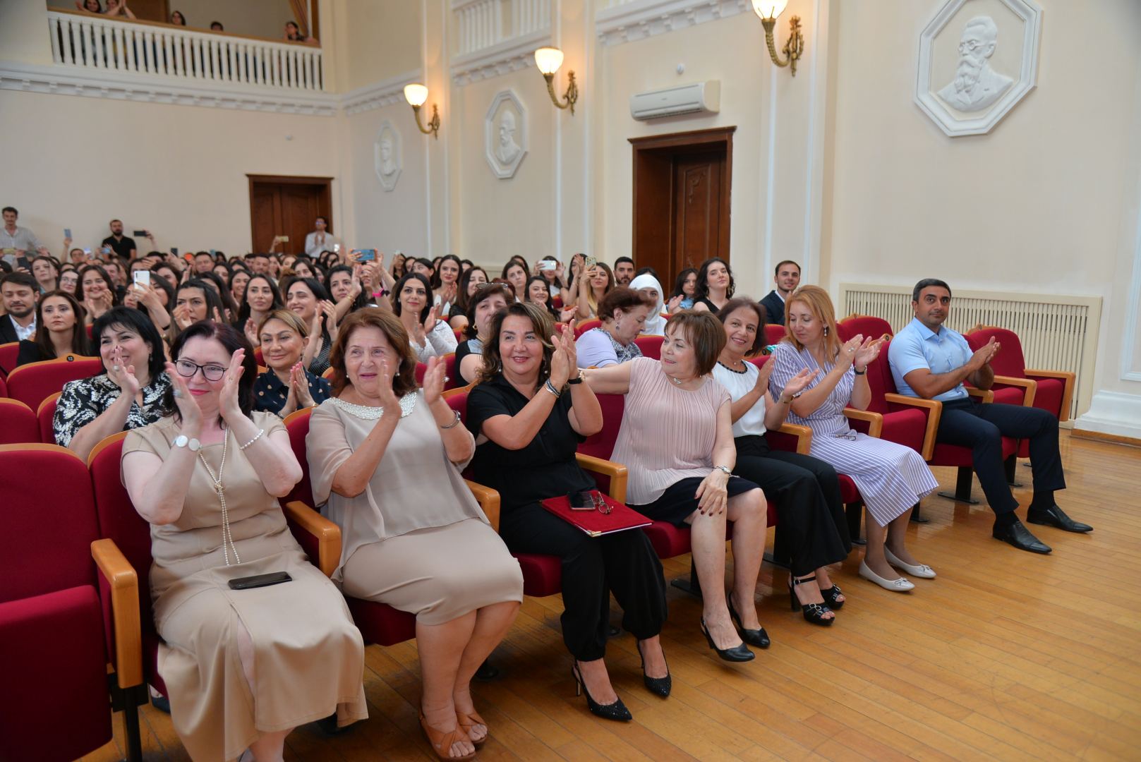 В Бакинской музыкальной академии прошел праздничный вечер выпускников (ФОТО)