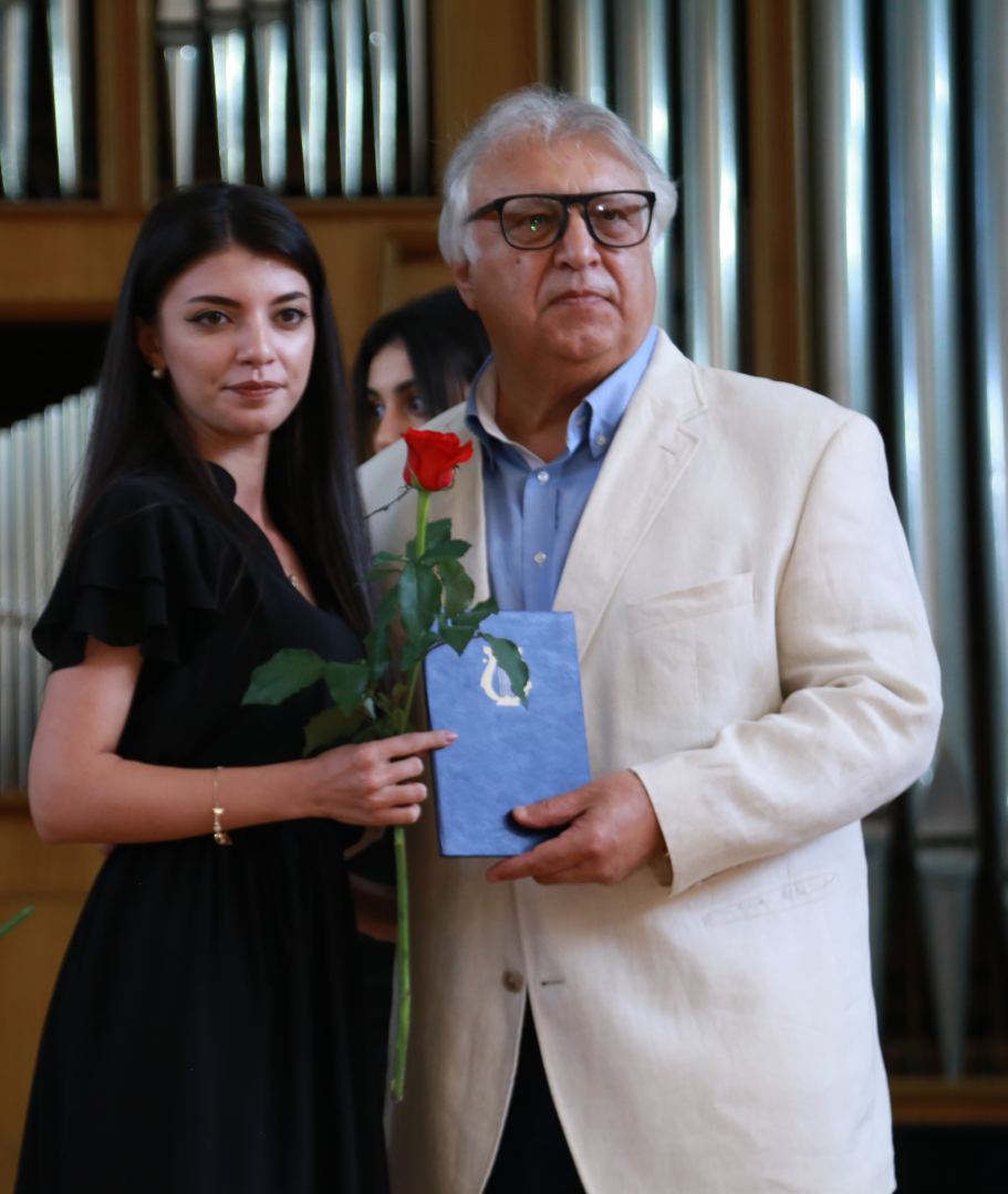 В Бакинской музыкальной академии прошел праздничный вечер выпускников (ФОТО)