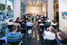 В Баку прошла творческая встреча с Огтаем Миргасымовым (ФОТО)