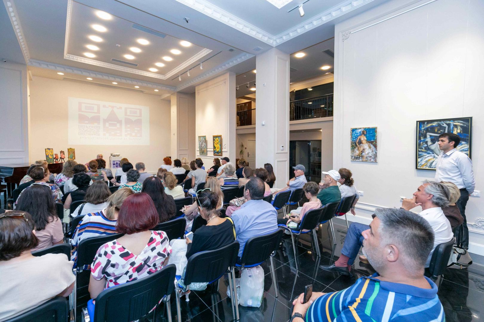 В Баку прошла творческая встреча с Огтаем Миргасымовым (ФОТО)