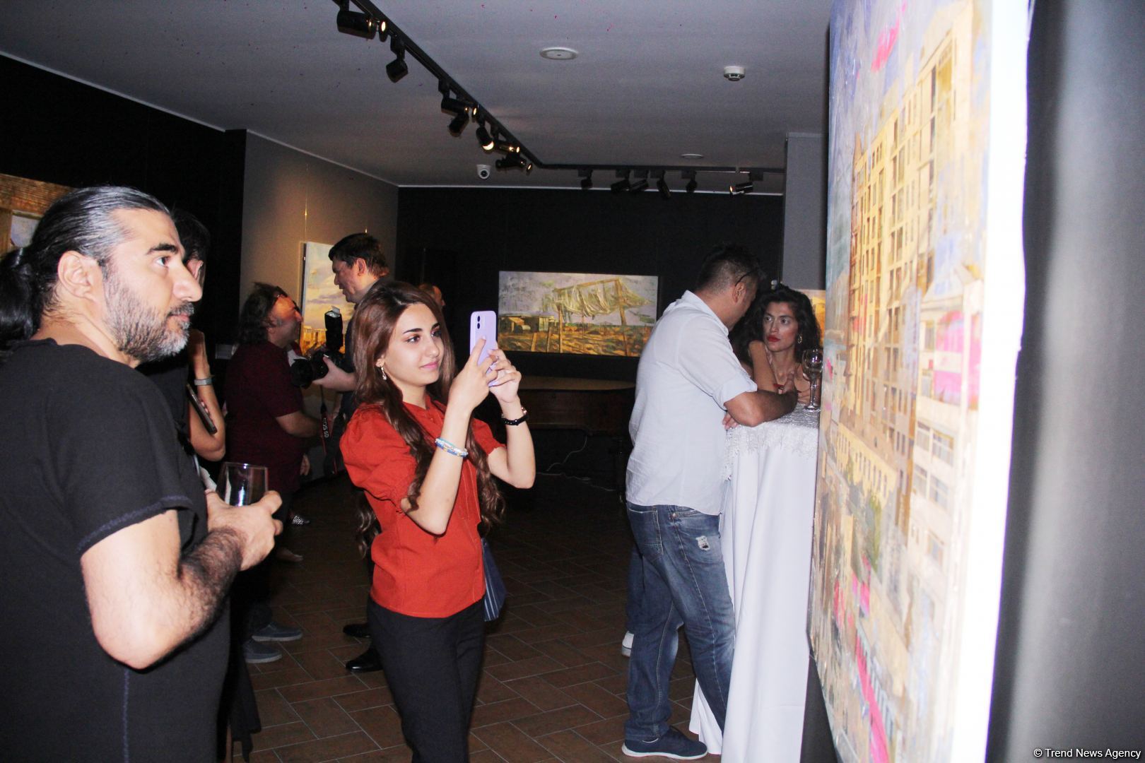 Ветра Абшерона… Прошлое и настоящее с любовью и ностальгией в произведениях Бутуная Хагвердиева в QGallery (ФОТО)