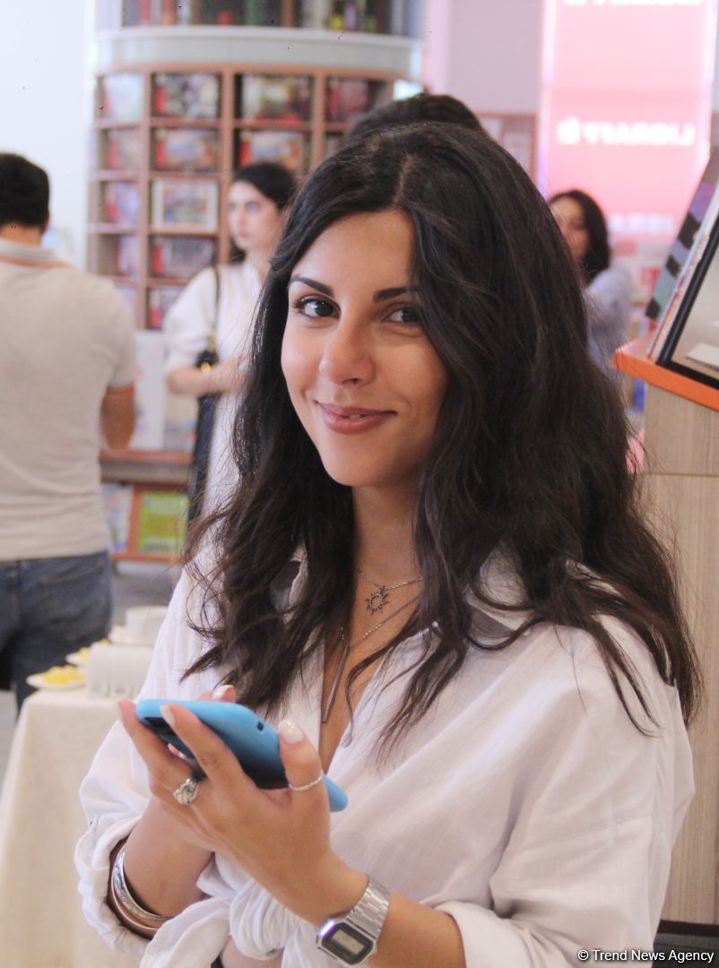 В мире книг с азербайджанскими телеведущими и журналистами (ФОТО)