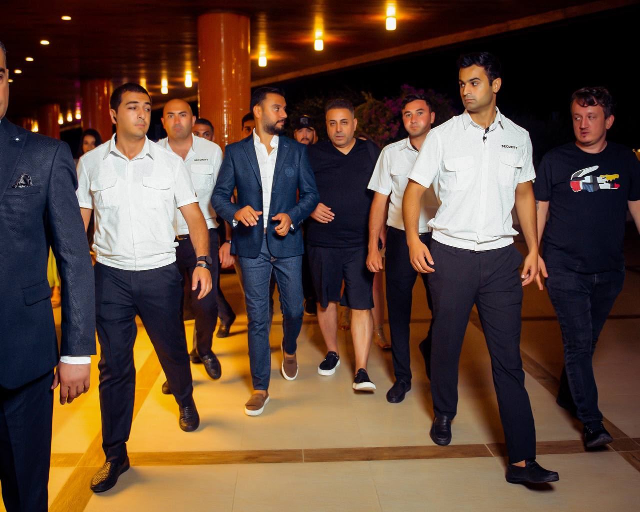 Canlı "Qarabağ maralı". В рамках фестиваля Şazeli Bahçe прошел концерт турецкой звезды Алишана (ВИДЕО, ФОТО)