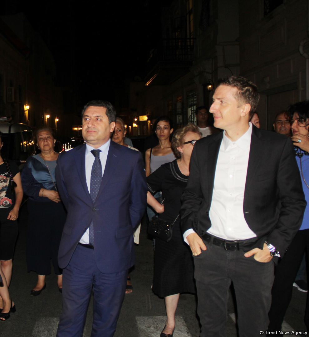 На стенах бакинской бани "Фантазия" представлен удивительный 3D-mapping, реализованный  посольством Германии и QGallery (ФОТО)