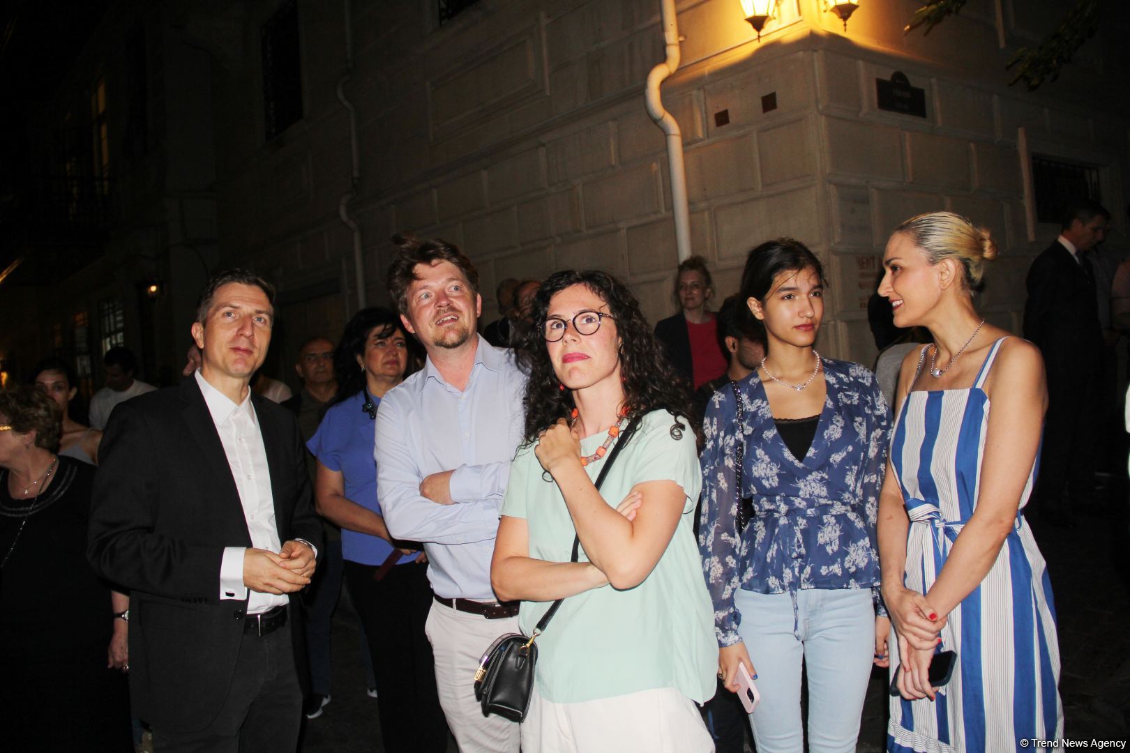 На стенах бакинской бани "Фантазия" представлен удивительный 3D-mapping, реализованный  посольством Германии и QGallery (ФОТО)