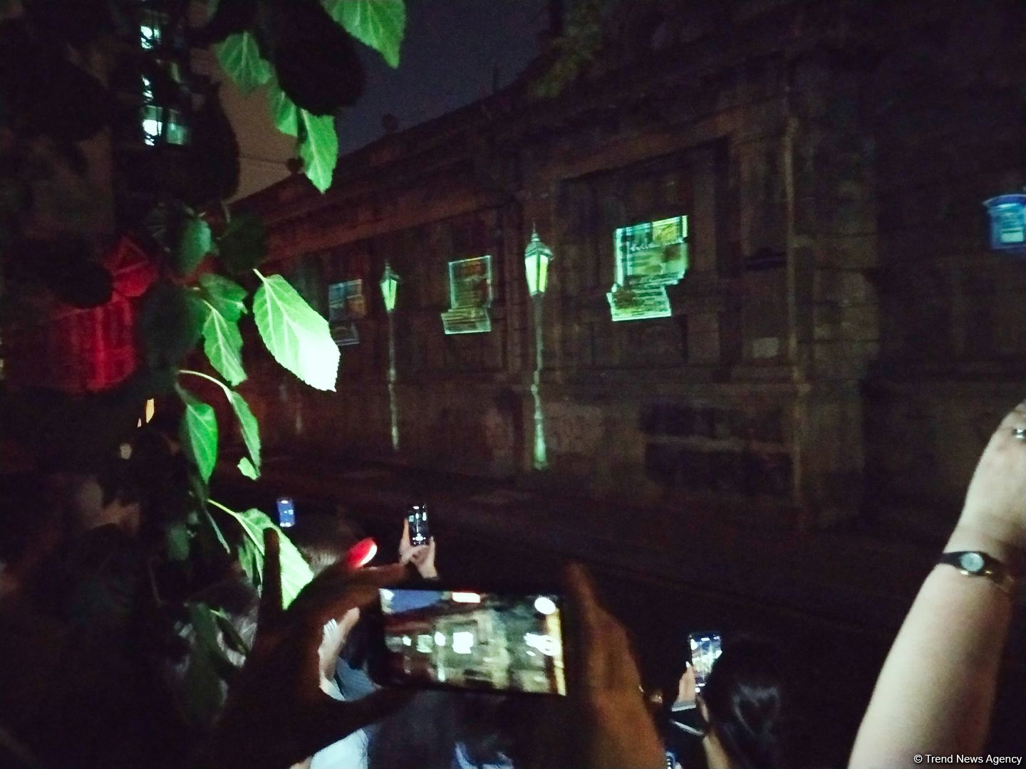 На стенах бакинской бани "Фантазия" представлен удивительный 3D-mapping, реализованный  посольством Германии и QGallery (ФОТО)