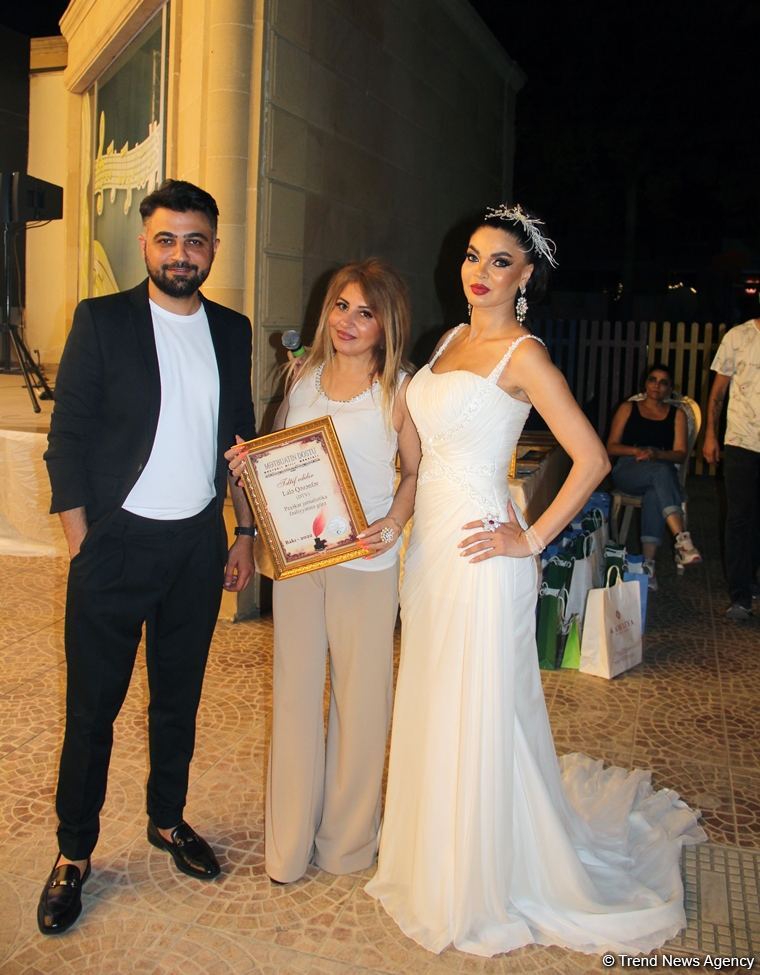 В Баку прошла церемония награждения национальной премией "Mətbuatın dostu 2022" (ФОТО)
