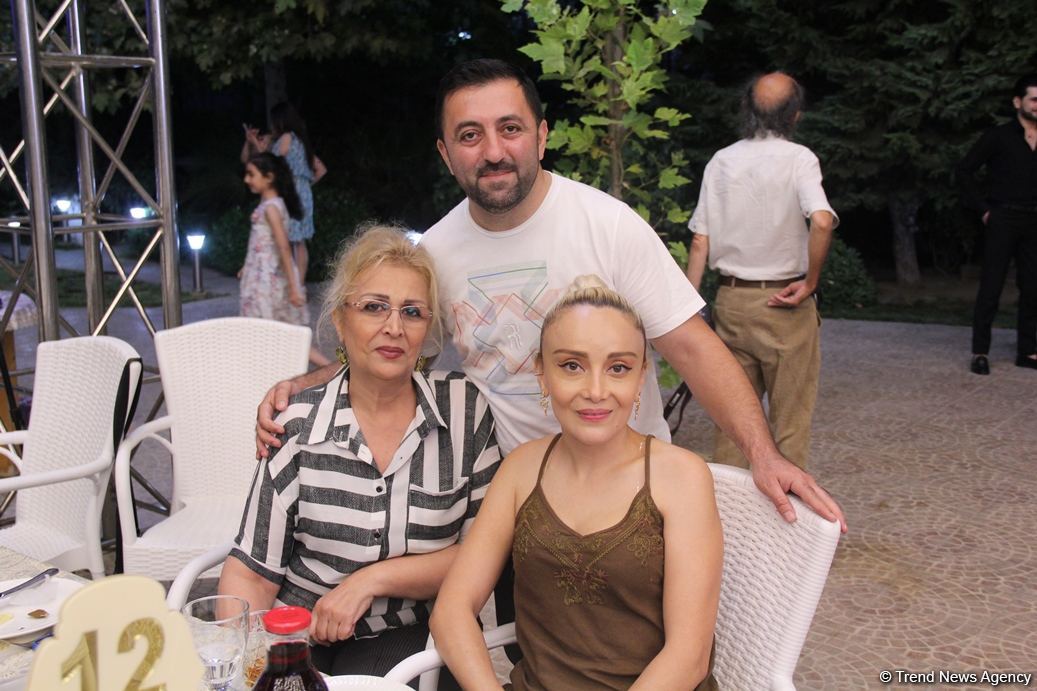 В Баку прошла церемония награждения национальной премией "Mətbuatın dostu 2022" (ФОТО)