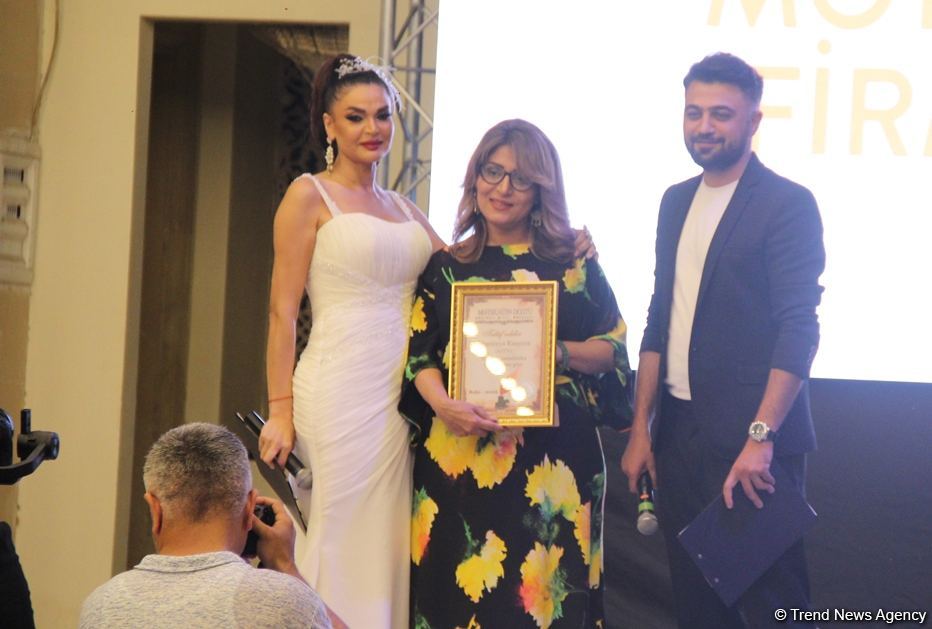 В Баку прошла церемония награждения национальной премией "Mətbuatın dostu 2022" (ФОТО)
