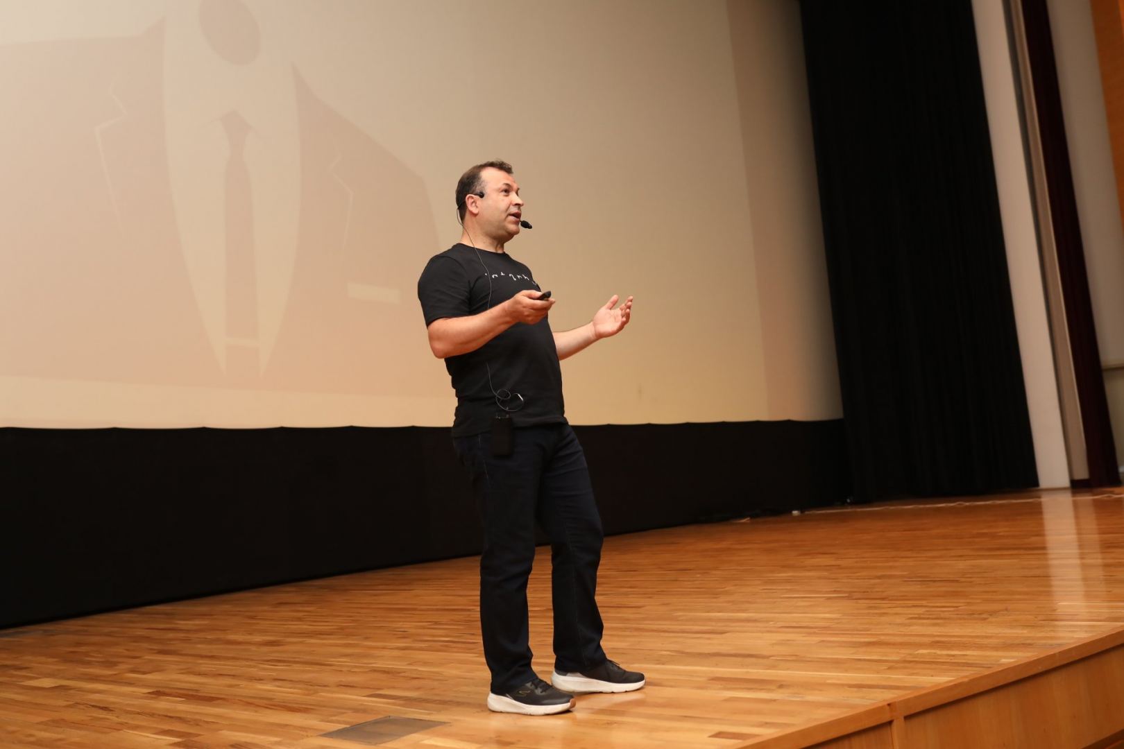 Как прошел Azerbaijan Design Summit-2022: встреча художников и дизайнеров, международный конкурс постеров (ФОТО)