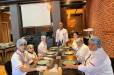 В Баку инклюзивная группа вовлечена в мир гастрономического искусства (ФОТО)