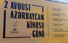 Кинопоказ под открытым небом - в Баку отмечают День национального кино (ФОТО)