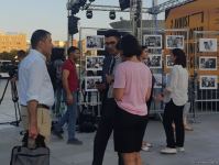 Кинопоказ под открытым небом - в Баку отмечают День национального кино (ФОТО)