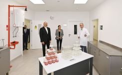 Президент Ильхам Алиев и Первая леди Мехрибан Алиева ознакомились с предприятием ООО Grand-Agro İnvitro, приняли участие в открытии перерабатывающего завода ООО «Азбадам» (ФОТО/ВИДЕО)