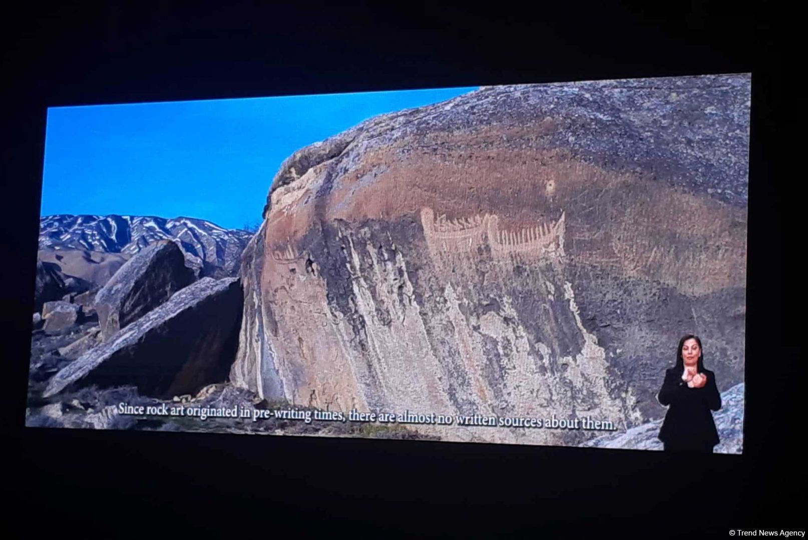 В Баку презентованы фильм и каталог о новых исследованиях в Гобустанском заповеднике (ФОТО)