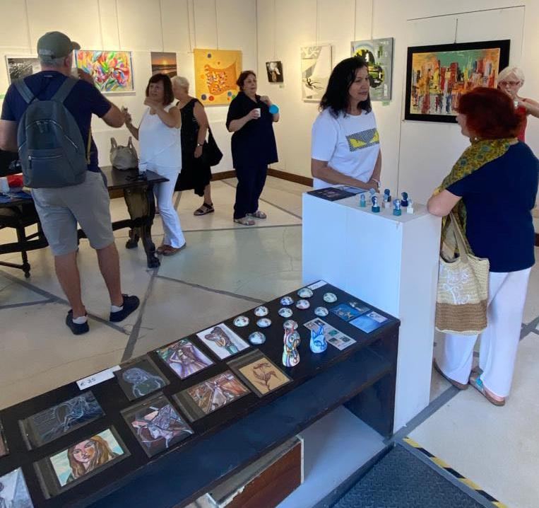 Азербайджанские художники представили свои картины в самом романтичном городе Европы (ФОТО)