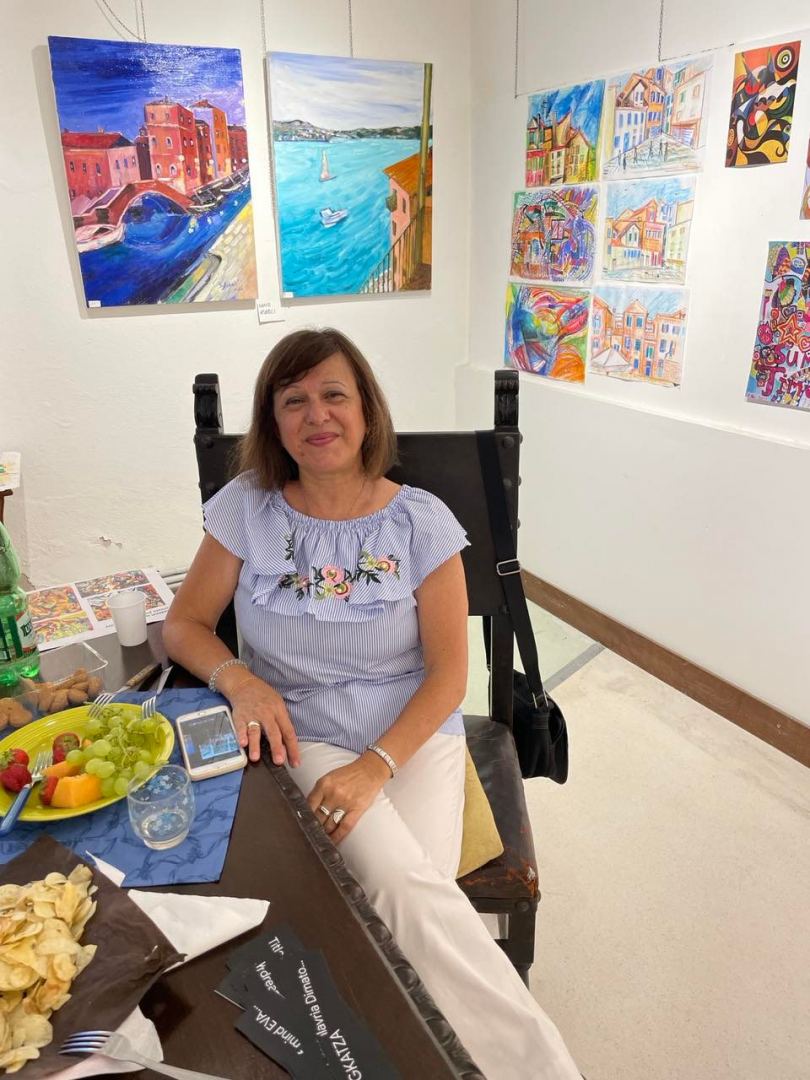 Азербайджанские художники представили свои картины в самом романтичном городе Европы (ФОТО)