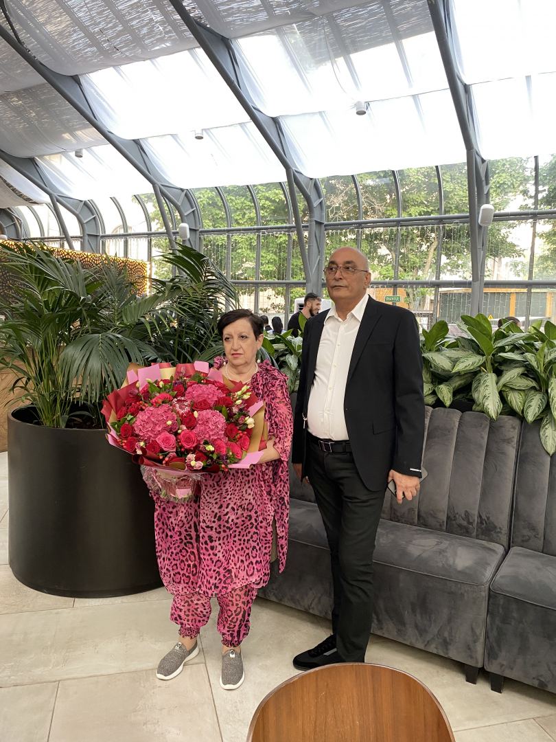 В Москве представлены азербайджанские ковры, вытканные мастерицами ОАО "Азерхалча" по живописным сюжетам Рами Меира (ФОТО)