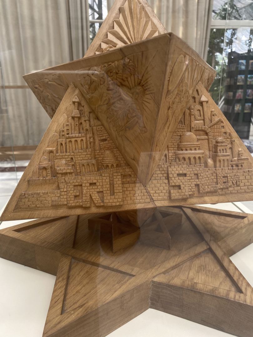 В Москве представлены азербайджанские ковры, вытканные мастерицами ОАО "Азерхалча" по живописным сюжетам Рами Меира (ФОТО)