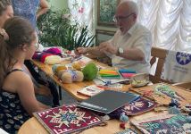 "Два Юлиуса" и техника плетения азербайджанской циновки "четен" в Латвии (ФОТО)