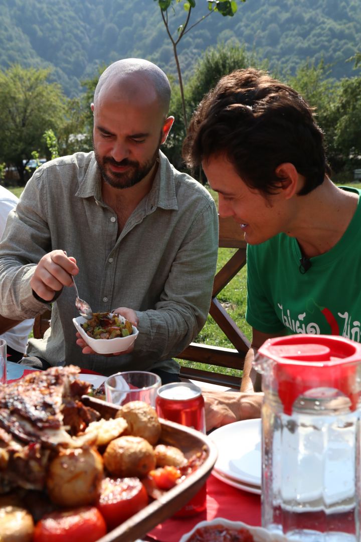 Это невероятно! Азербайджанская кухня превзошла все ожидания - знаменитый путешественник Марк Винс о визите в Баку и регионы страны (ФОТО)