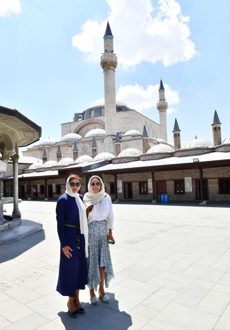 Первый вице-президент Мехрибан Алиева и вице-президент Фонда Гейдара Алиева Лейла Алиева посетили Музей Мевланы в Конье (ФОТО/ВИДЕО)