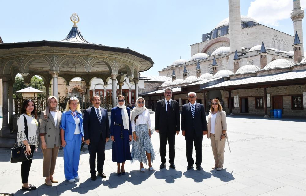 Первый вице-президент Мехрибан Алиева и вице-президент Фонда Гейдара Алиева Лейла Алиева посетили Музей Мевланы в Конье (ФОТО/ВИДЕО)