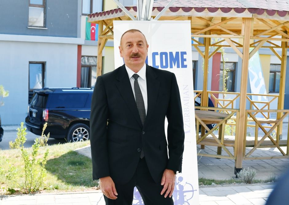 Президент Ильхам Алиев и Первая леди Мехрибан Алиева встретились со спортсменами, представляющими нашу страну на V Играх исламской солидарности в Конье (ФОТО/ВИДЕО)