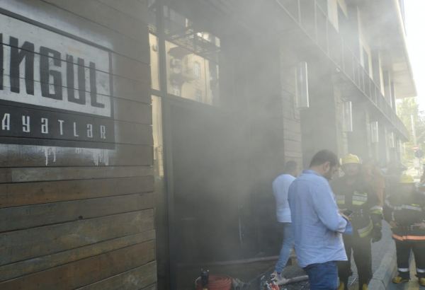 В ресторане в центре Баку произошел пожар (ФОТО)