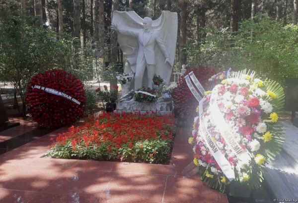 Он навсегда останется великим! В Баку почтили память Муслима Магомаева (ФОТО)