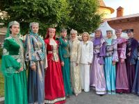 В России с большим успехом представлены коллекции Гюльнары Халиловой "Карабах" и "Харыбюльбюль"  (ФОТО)