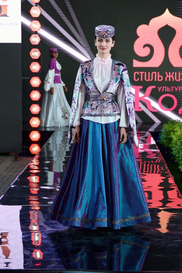 В России с большим успехом представлены коллекции Гюльнары Халиловой "Карабах" и "Харыбюльбюль"  (ФОТО)